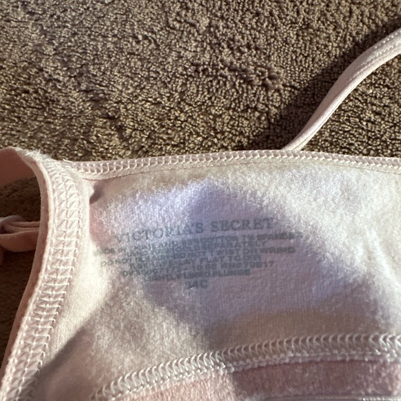 NWT VICTORIA’S SECRET LIGHTLY LINED PLUNGE BRA (34C) - Picture 6 of 6